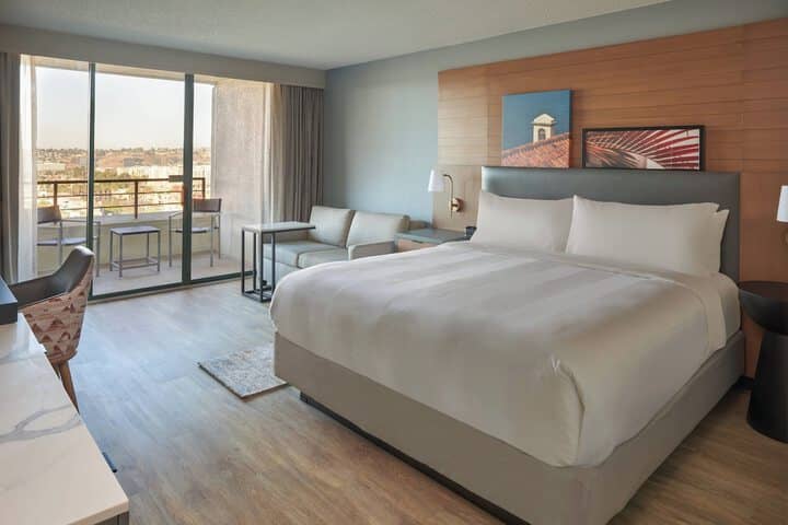 Room 18 of 61