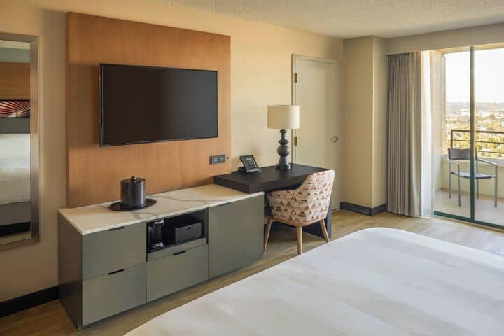 Room 8 of 61
