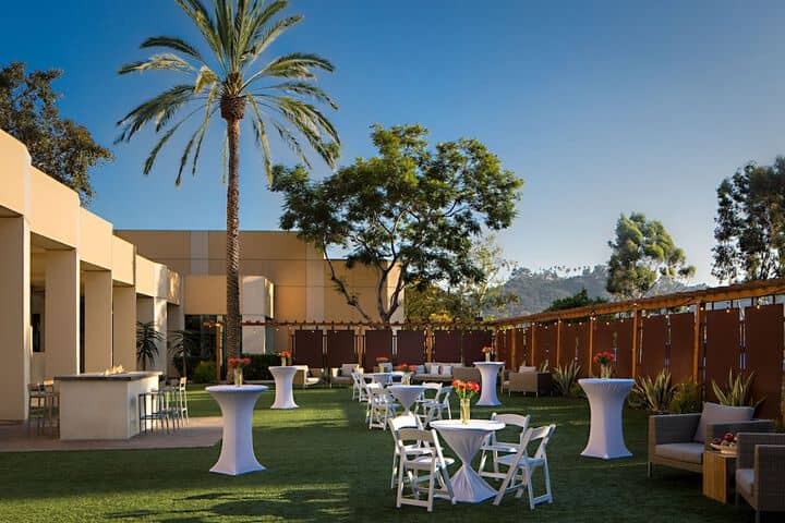 Hotel Exterior 55 of 61